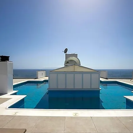 Hotel Eden Coastal Retreat